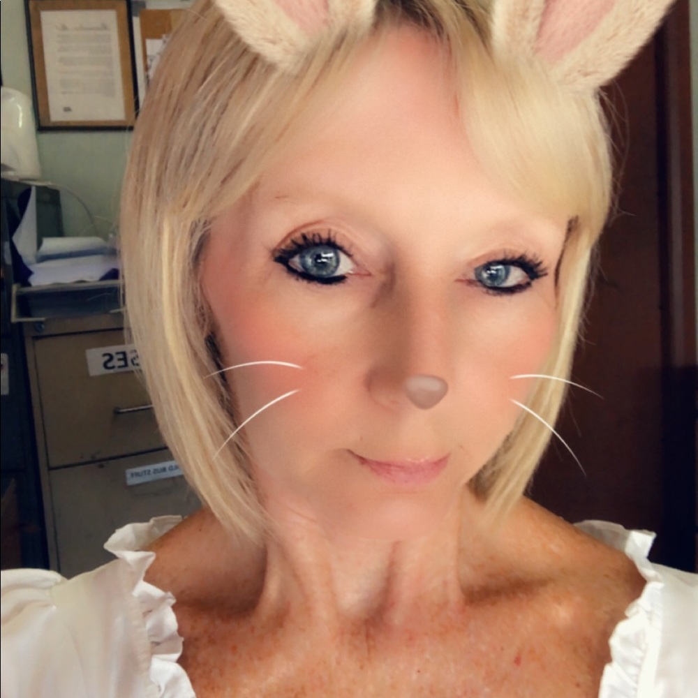 Meet your Posher, Deborah